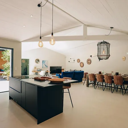 Kirribilli * ريفدو بلاج